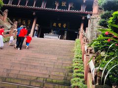 -峨眉山报国寺