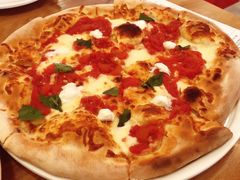 -城市大道红炉披萨烘焙坊