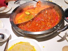 -茅草房·河畔园林火锅