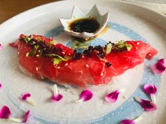 刺身拼盘、杏鲍菇黑椒牛粒、沙拉、日式泡菜、多春鱼、牛五花-松本楼(桥西店)