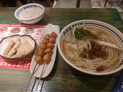 -鑫花溪牛肉米粉(东环大润发店)
