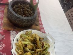 -刘姐啤酒鱼民族演艺餐厅(西街总店)