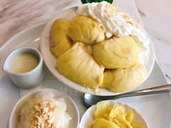 榴莲雪冰-Cheevit Cheeva(Sirimangkalajarn)
