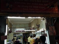 -Bánh Mì Huynh Hoa
