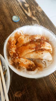 老字号杨军煎饼馆-"延安之路延安大学附近的美食,很地道的美.