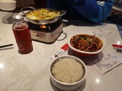 -渝是乎酸菜鱼·川渝小炒(新世界百货望京店)