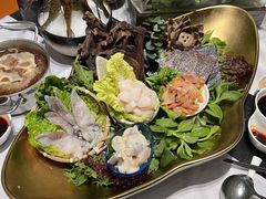 -红鼎豆捞·非遗鲍皇汤火锅(宝丰路店)