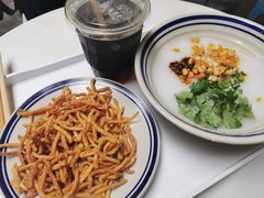 传统油茶-正南齐北·老街糯米团(洪崖洞店)