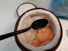 椰子肉-志龙皇冠吃货椰子铺