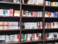 -钟书阁(松江泰晤士小镇店)