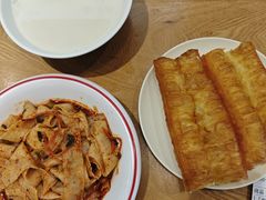 -三好食堂(煎饺·馄饨·肉饼米线·盛世广场店)