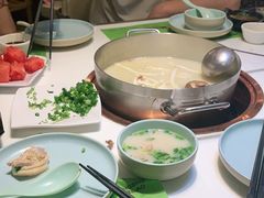 -洪氏嗨捞·猪肚鸡火锅(阳光天地店)