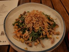 鸡肉色拉配玉米，鹰嘴豆，胡萝卜，香菜，芝麻菜及香脆土豆-TOMATITO(无限极荟店)