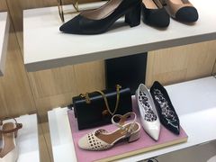 -BeLLE 百丽(上海月星环球港店)