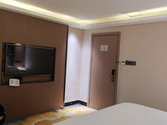 -华海酒店(茂名高铁站店)