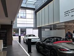 -上海浦东保时捷中心