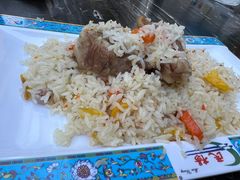 两块羊排抓饭-民杨抓饭(柏香苑店)