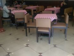 大堂-红宝石·鲜奶小方·海派西点房(南丹店)