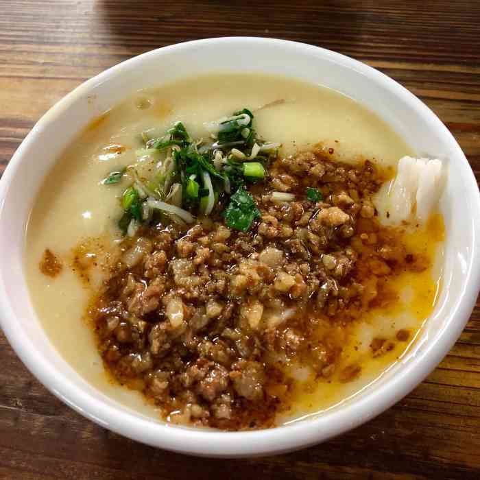 思茅老街老字号豆汤米干-"真的是云南本土味道,外地是真的吃不到这个.