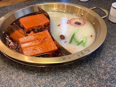 -小天鹅火锅·一线江景洪鼎旗舰店(洪崖洞店)