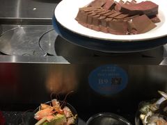 -钱小主·自助回旋烤肉火锅餐厅(东方新天地店)