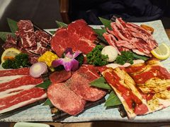 黑牛六拼-明洞阿姨·韩式酱蟹烤肉·创意料理(三元桥店)