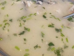 -雪湖煜辰鱼头老店(雪野湖店)