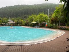 -十万大山布透温泉