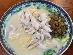 招牌黄鱼面-明呈黄鱼面馆(斜土路店)