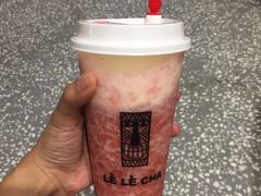 冠军满杯红草莓茶加奶盖-LELECHA乐乐茶(上海五角场万达广场店)