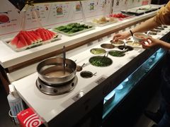 自助调料区-海底捞火锅鲜切牛肉主题店(长寿路店)