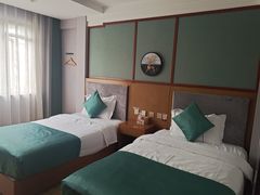 -宸玥酒店(成都西南财大地铁站店)