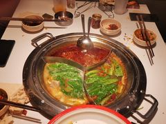 -老房老舍重庆火锅(假日城市店)