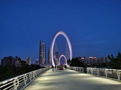 -南京眼步行桥
