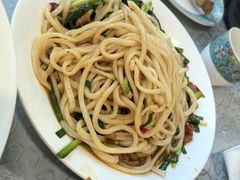-汗腾格里·风味餐厅(新疆驻京办店)