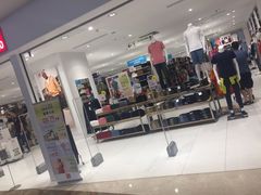 -优衣库(广州天河领展广场店)