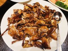 电饭煲妈妈焗乳鸽-五缘湾凯悦酒店·悦饗中餐厅