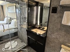 -广东大厦酒店(广州北京路步行街纪念堂地铁站店)