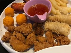 小吃拼盘-樱花里音乐餐吧·牛扒椰子鸡(东圃店)