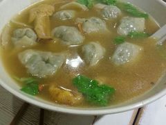 虫草花炖鸡馄饨-十面欢腾·海鲜面·台式Bistro(长乐路店)