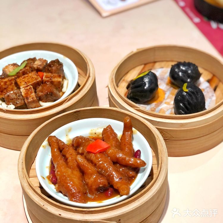 中山公园又现排队王，正宗广式茶点，现点现蒸，口味很嗲