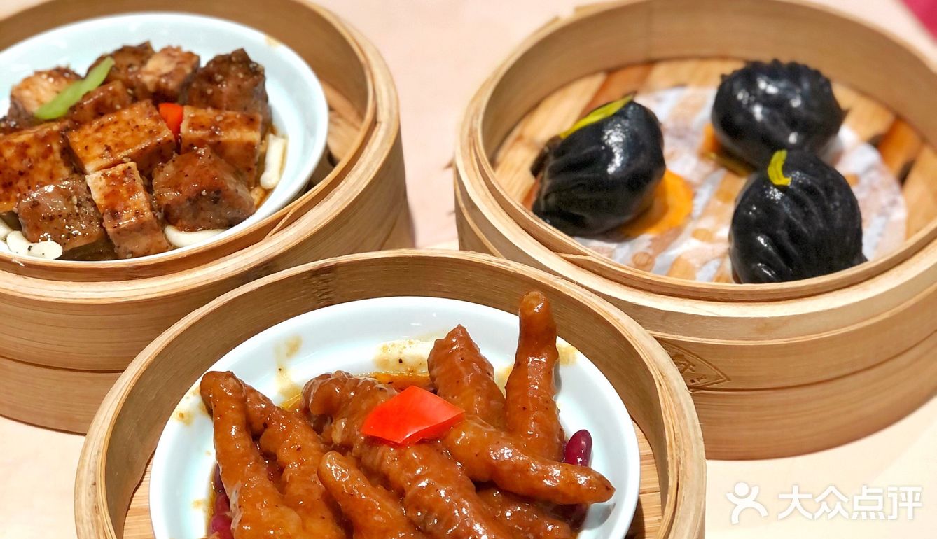 中山公园又现排队王，正宗广式茶点，现点现蒸，口味很嗲