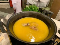 -鲜入围煮花胶鸡海鲜火锅