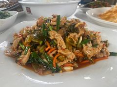 酸菜炒牛肉-瑞丰园庭院餐厅·白族传统家常菜