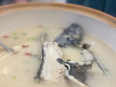 浓汤鱼头-浔味·山屿湖·正宗淳牌全鱼宴老字号