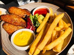 香炸鸡翅配薯条-Money Shops(愚园路店)