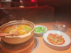 -吃饭皇帝大土家民族菜(荟聚店)