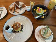-Chom Cafe and Restaurant