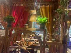 -老牌坊云南鱼豆花火锅(爱建店)