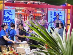 -刘姐啤酒鱼民族演艺餐厅(西街总店)